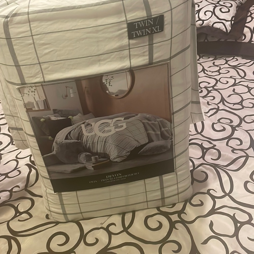 Brand new Ugg twin xl sheet set